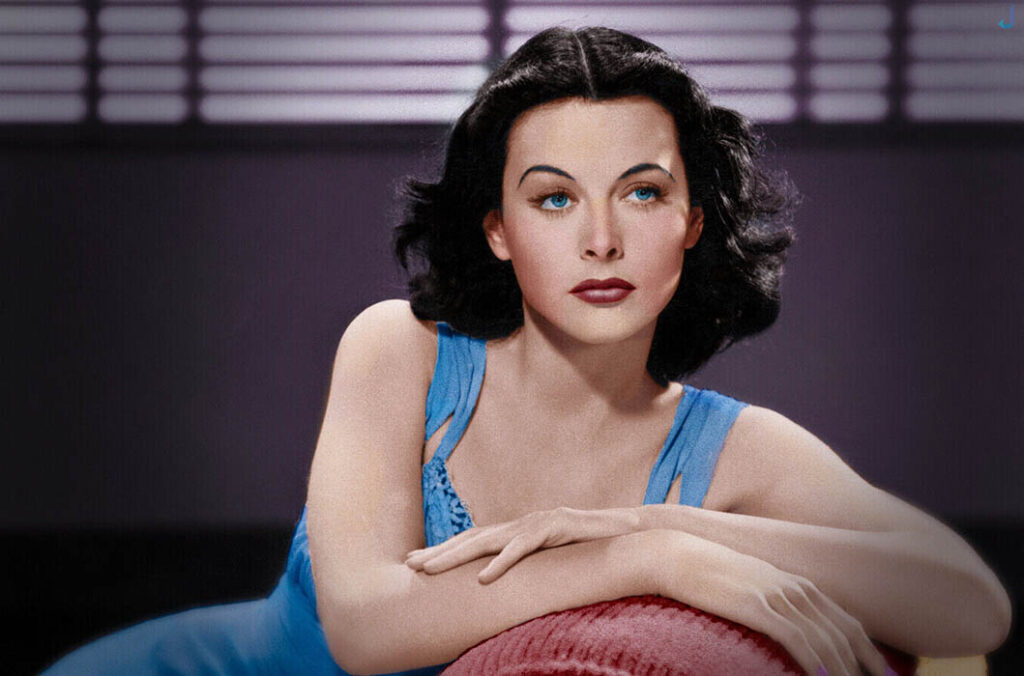 Hedy Lamarr, actriz e inventora de la tecnología precursora del Wi-Fi.